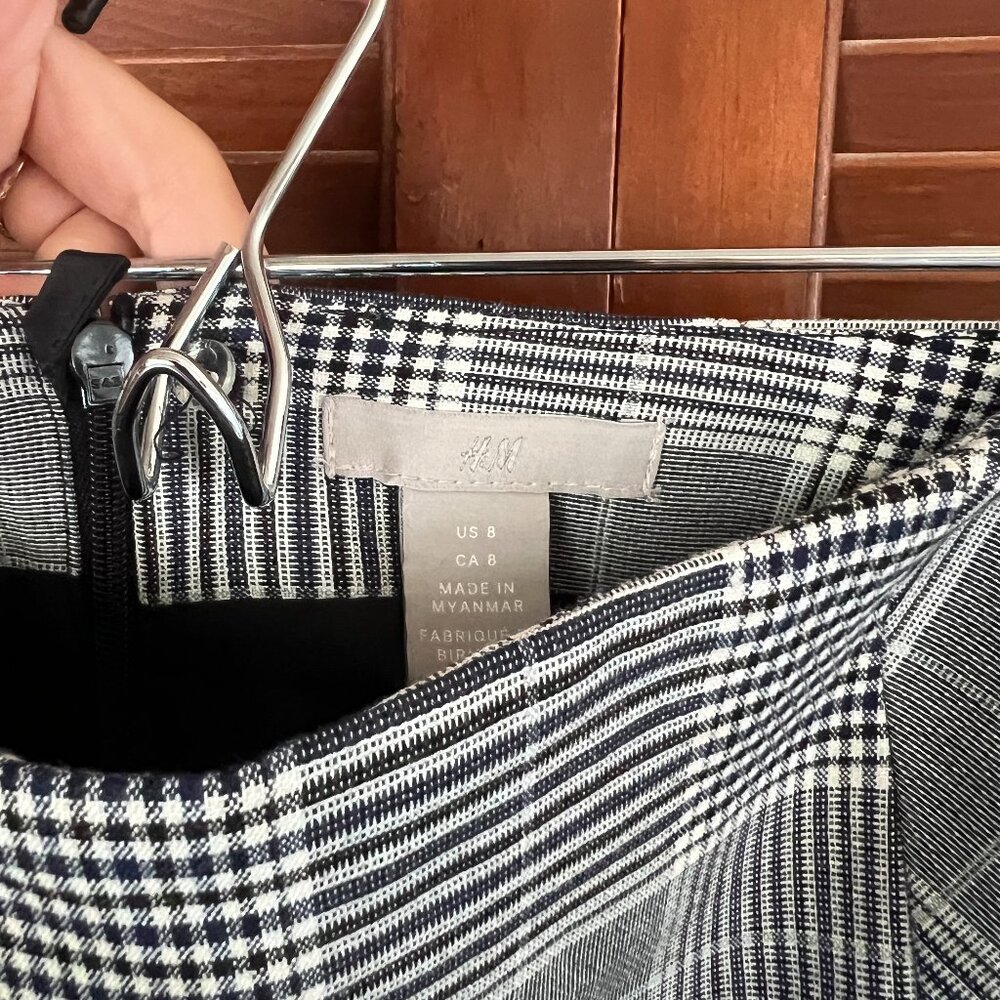 Black & White H&M mini skirt